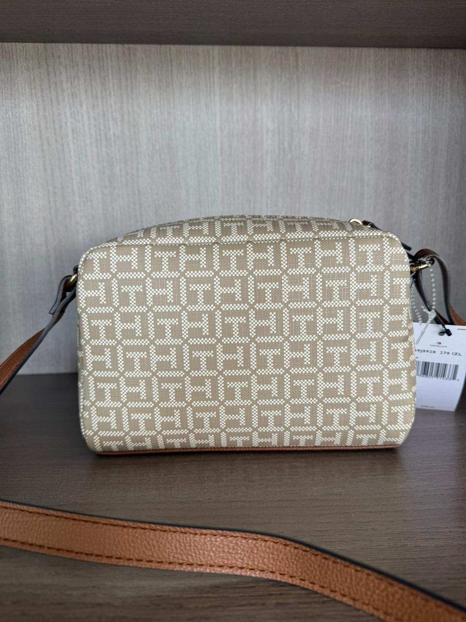 CROSSBODY TOMMY HILFIGER BEIGE MONOGRAMA FRANJA