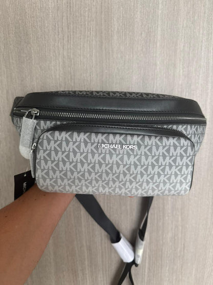 BANANO MICHAEL KORS UNISEX NEGRO MONOGRAMA DEGRADE