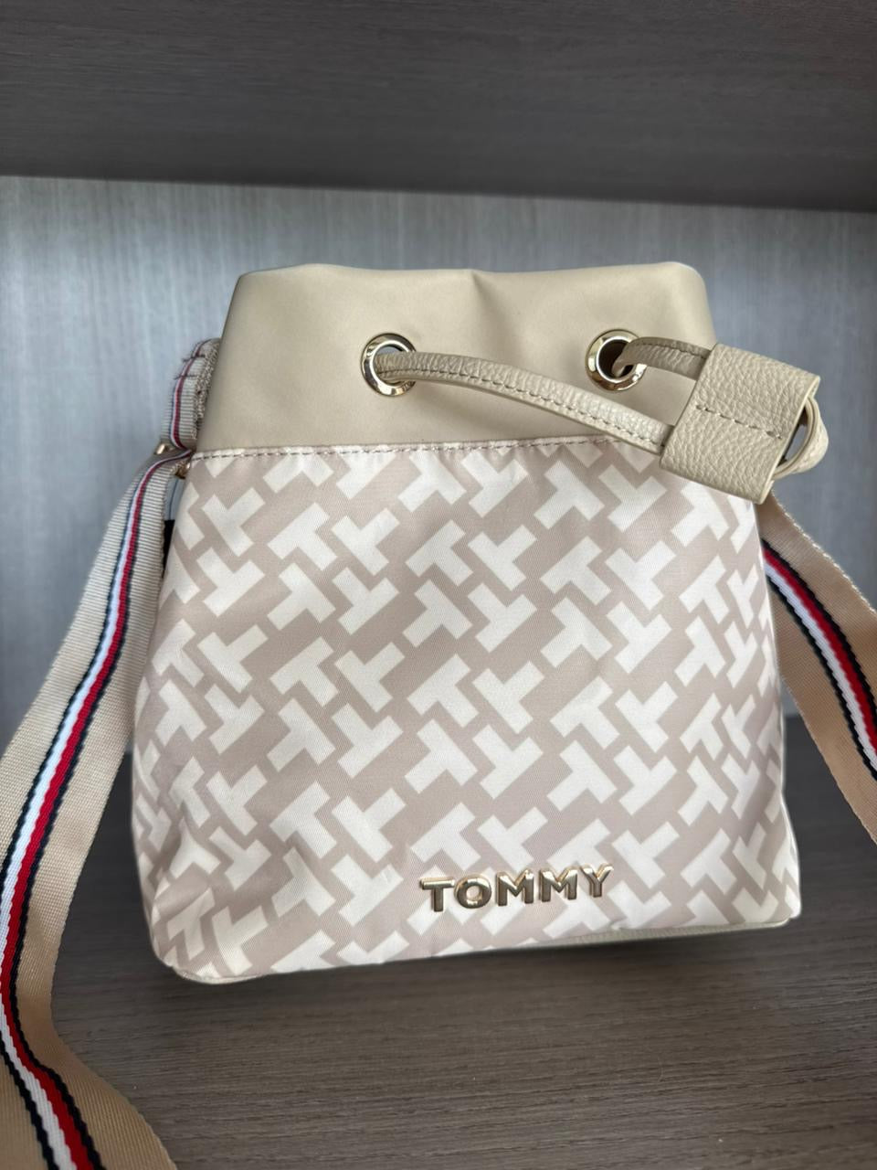 CROSSBODY TOMMY HILFIGER BUCKET