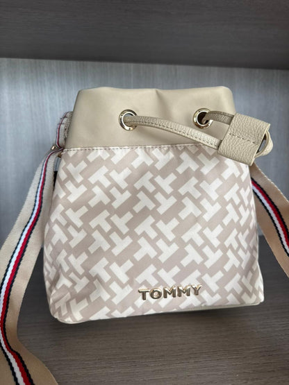 CROSSBODY TOMMY HILFIGER BUCKET