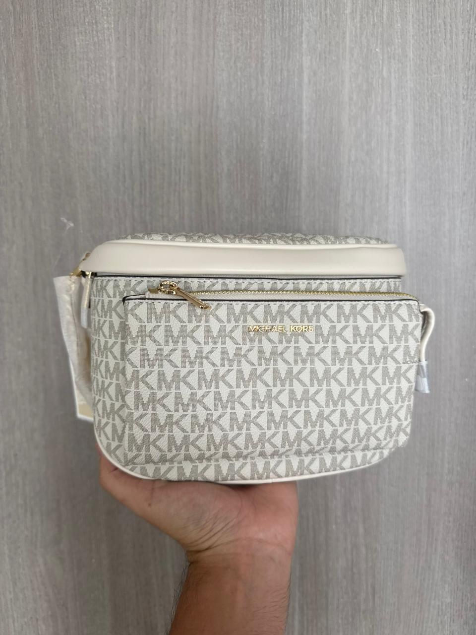 BANANO MICHAEL KORS XL VAINILLA MONOGRAMA