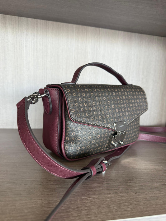 CROSSBODY GUESS-CAFE MONOGRAMA/VINO