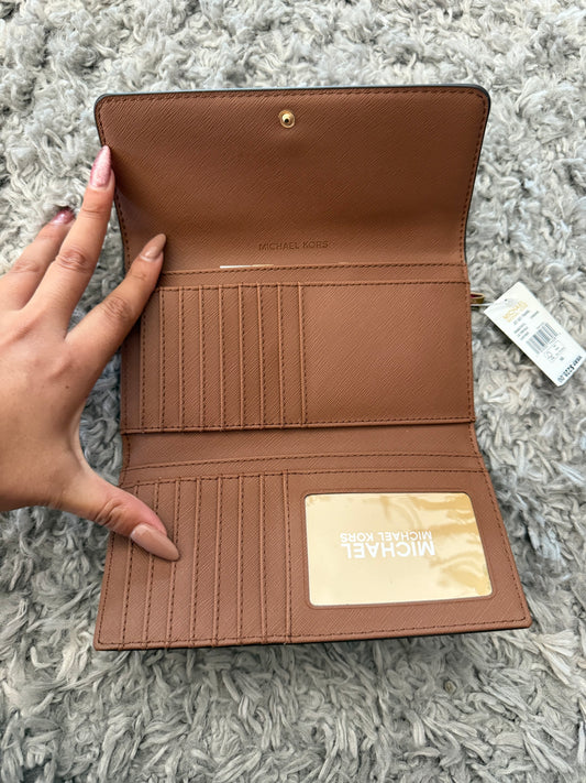 BILLETERA MICHAEL KORS MUJER TRIFOLD CAMEL CUERO
