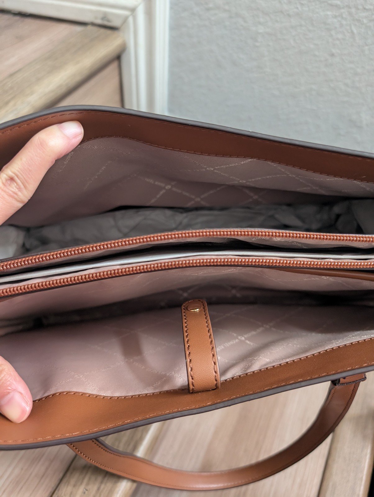 TOTE MICHAEL KORS JET SET GRANDE CAFE MONOGRAMA