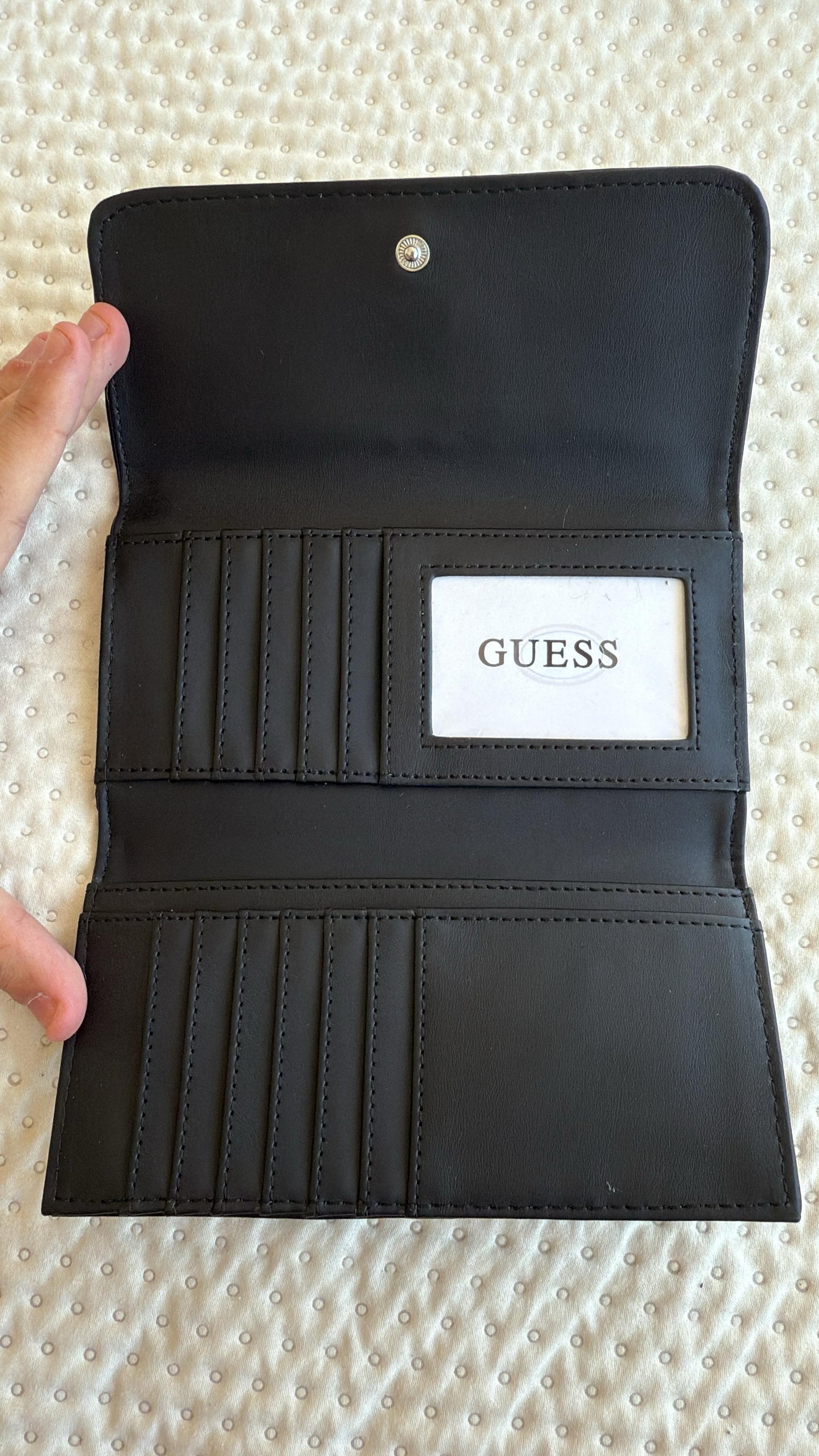 BILLETERA GUESS NEGRA
