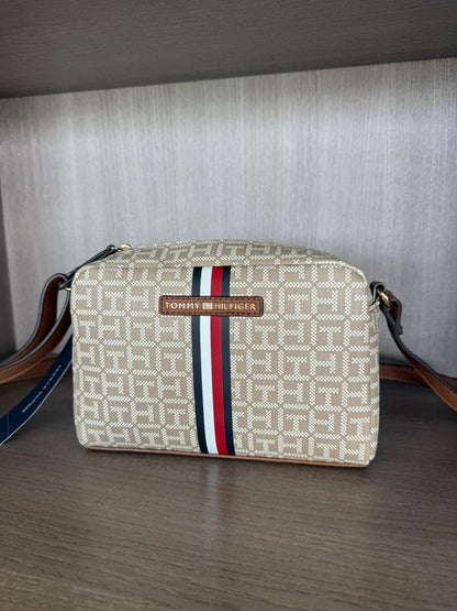 CROSSBODY TOMMY HILFIGER BEIGE MONOGRAMA FRANJA