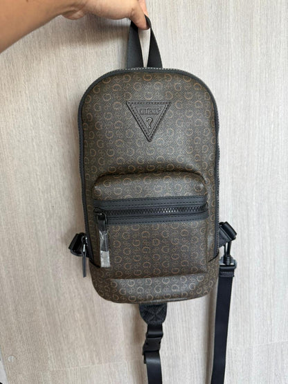 MOCHILA GUESS-CAFE MONOGRAMA UNISEX