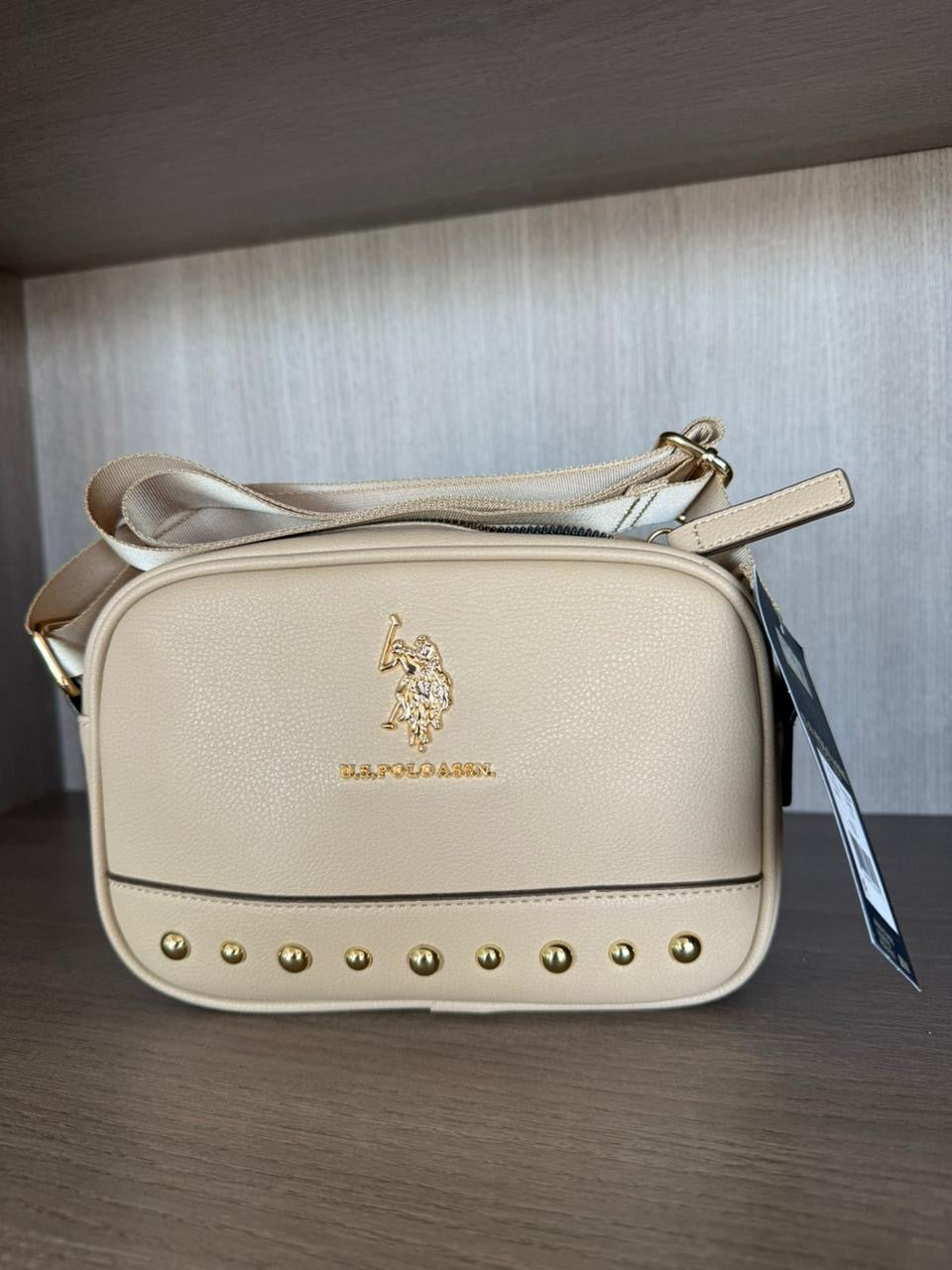 CROSSBODY POLO BEIGE TACHAS